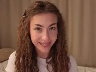 Camsoda Nude Webcam of azzieantee