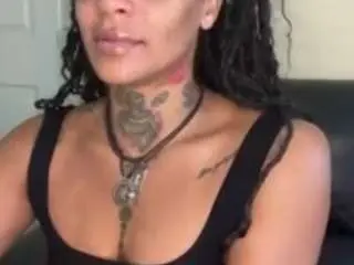 Camsoda Adult Webcam of iambaldheadbrittany