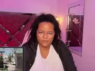 Camsoda Adult Webcam of mhia-rey