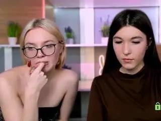 Camsoda Free Porn Cam of elis-sunny