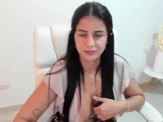 renata-t from camsoda