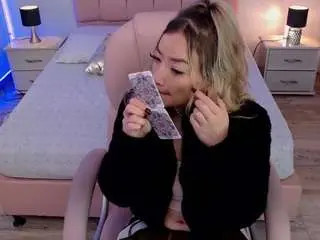 zoe-jones13 from camsoda