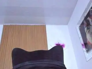 Camsoda Free Live Porn of safir-candle1