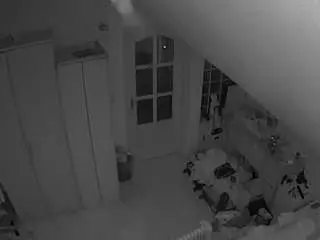 Camsoda Sex Chat of voyeurcam-julmodels-bed-7