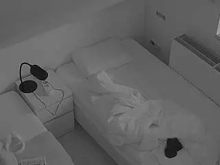 Camsoda Live Porn of voyeurcam-julmodels-bed-7