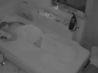 Camsoda Live Sex Cam of voyeurcam-julmodels-bed-7