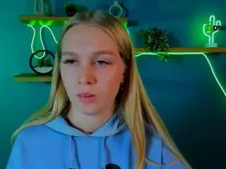 megan-cold from camsoda