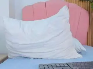 Camsoda Free Live Porn of roma-love