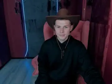 Chaturbate Live Sex Cam of hector_spector