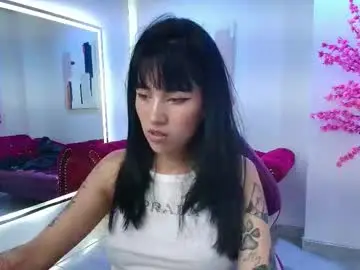 Chaturbate Live Sex Cam of leia_queens