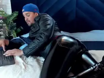 Chaturbate Live Sex Cam of edward_maxx