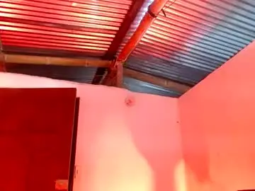 Chaturbate Live Sex Cam of serena_xyz