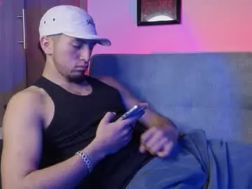 Chaturbate Live Sex Cam of aresmassimox