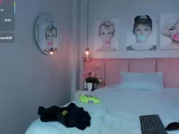 Chaturbate Free Live Porn of dara_petite_