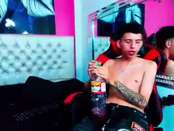 Chaturbate Live Sex Cam of miaandteylor