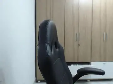 Chaturbate Free Porn Cam of roxanalove7