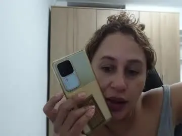 Chaturbate Live Sex Cam of roxanalove7