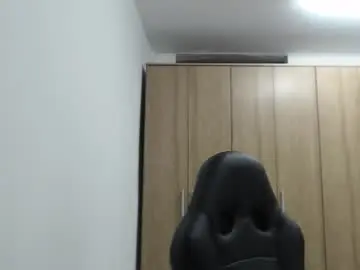 Chaturbate Nude Webcam of roxanalove7