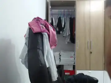 Chaturbate Free Porn Cam of roxanalove7