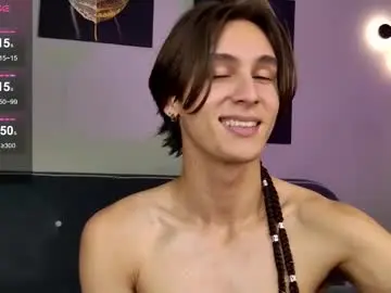 Chaturbate Live Porn of cleo_stringer_