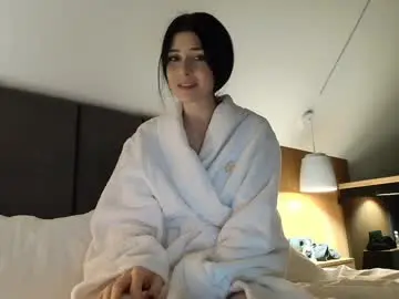 Chaturbate Live Sex Cam of milla_bella