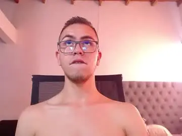 Chaturbate Free Porn Cam of erik_rodriguez