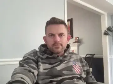 Chaturbate Live Sex Cam of bobbyfer8891