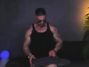 Chaturbate Free Porn Cam of dennis_cox_