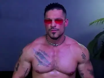 Chaturbate Live Sex Cam of dennis_cox_