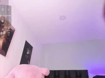 Chaturbate Live Sex Cam of kloebaby_