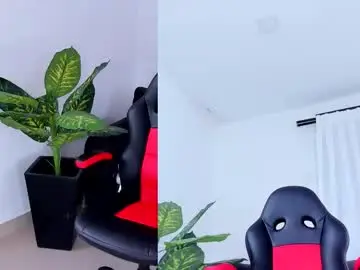 Chaturbate Best live sex cam show of mia_hotwife