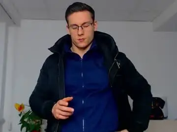 Chaturbate Live Sex Cam of zeinmiracles