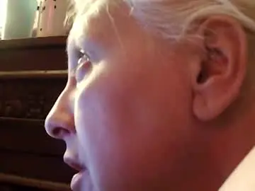 Chaturbate Live Sex of daddys_lil_darling