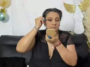 merlyna_goldens from chaturbate