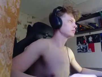 Chaturbate Live Sex Cam of shyredstar