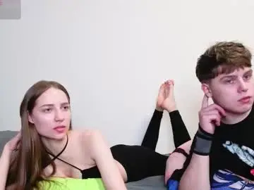 Chaturbate Live Sex Cam of emily_and_ilumi