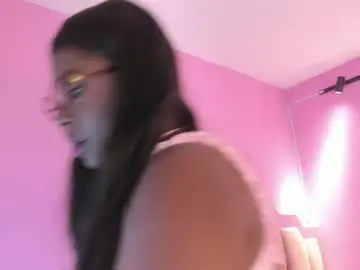 Chaturbate Live Sex Cam of lovequeen02