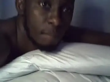 Chaturbate Live Sex Cam of lunalove22_