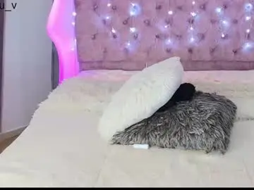 Chaturbate Live Sex Cam of cherry_sussa_