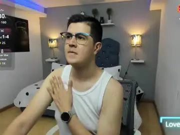Chaturbate Live Sex Cam of dylan_santiago