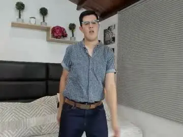 Chaturbate Adult Video Chat of dylan_santiago