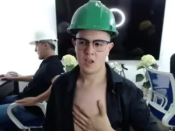 Chaturbate Free Porn Cam of dylan_santiago