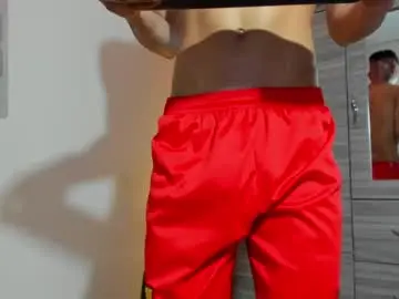 Chaturbate Live Sex Cam of kenan_2601