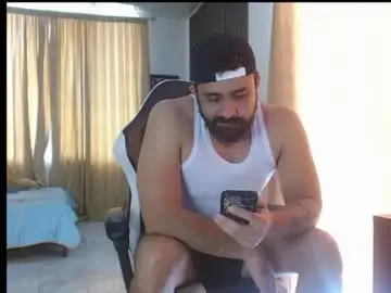 Chaturbate Live Sex Cam of aronmiller404