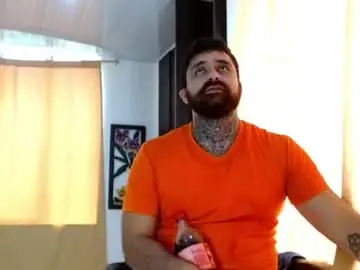 Chaturbate Free Porn Cam of aronmiller404