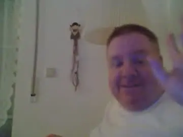 Chaturbate Live Sex Cam of chubby_david