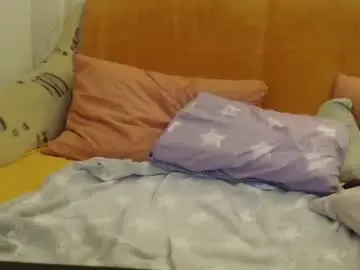 Chaturbate Live Sex Cam of emmatoo95