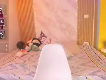 Chaturbate Watch Live Sex Cams of lili_moore23