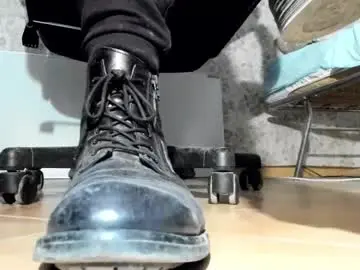 Chaturbate Live Sex Cam of pablomenesssl