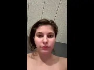 Chaturbate Free Live Porn of deepthroatqueen33